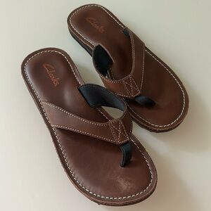 Clark’s Women Brown Leather Flip Flop Sandals Size 9M